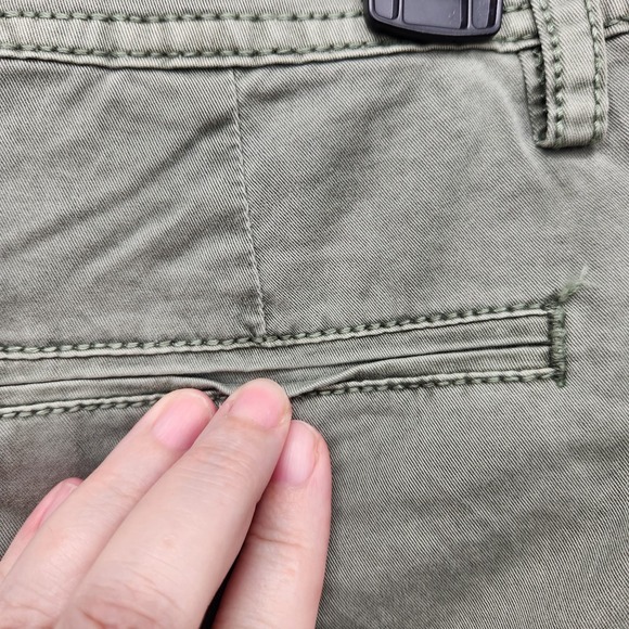 NWT Maurices Pale Olive Green Denim Slouchy Chino Rolled Cuff Pants Women's 3-4 - Picture 9 of 10